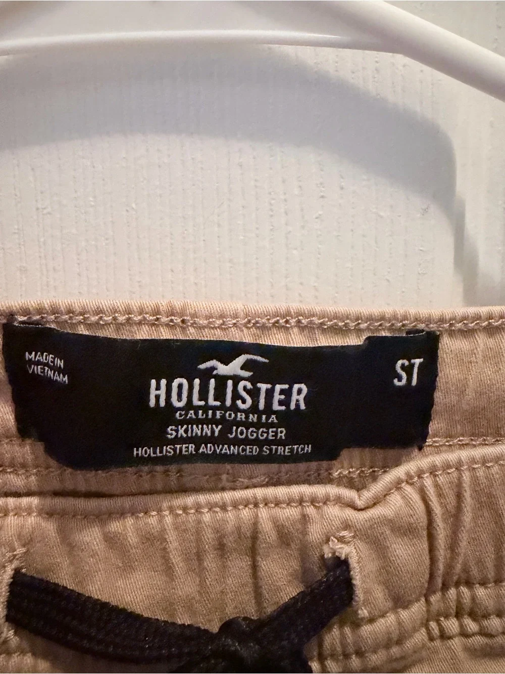 Hollister Men’s Beige Drawstring Joggers with Black Tie